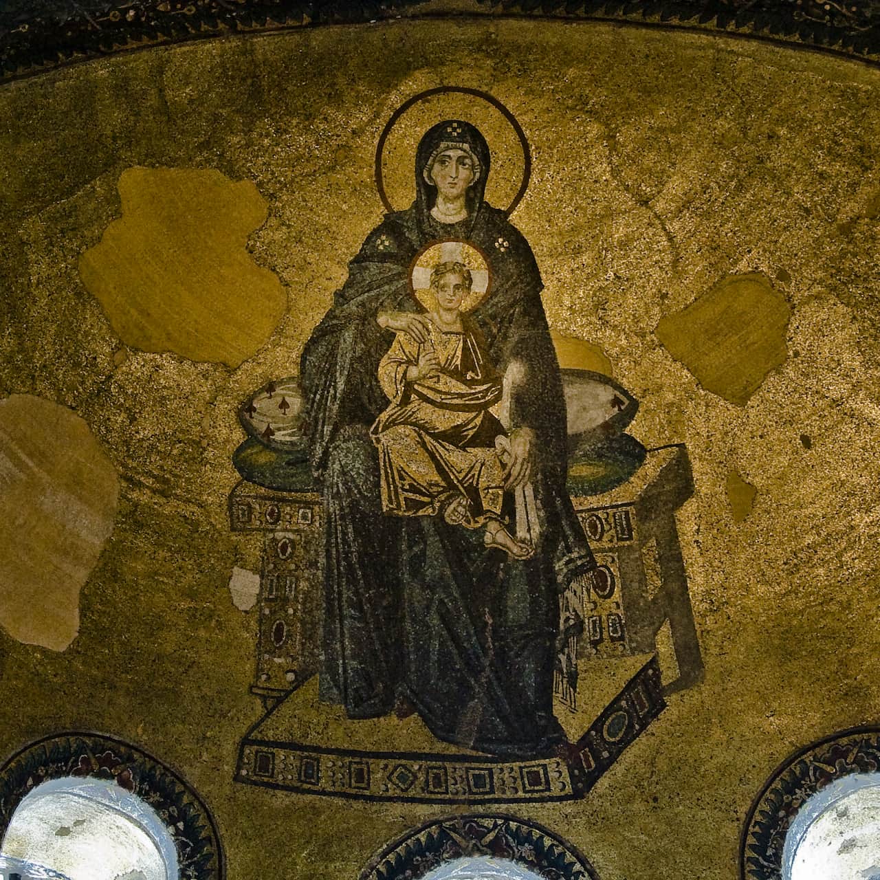 vergine con bambino mosaico santa sofia